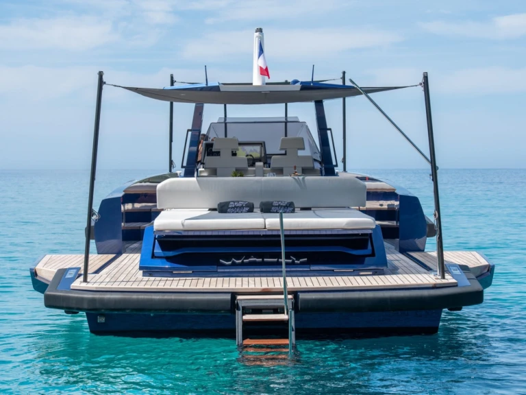 Hire Motorboat WALLY YACHTS with a boat licence