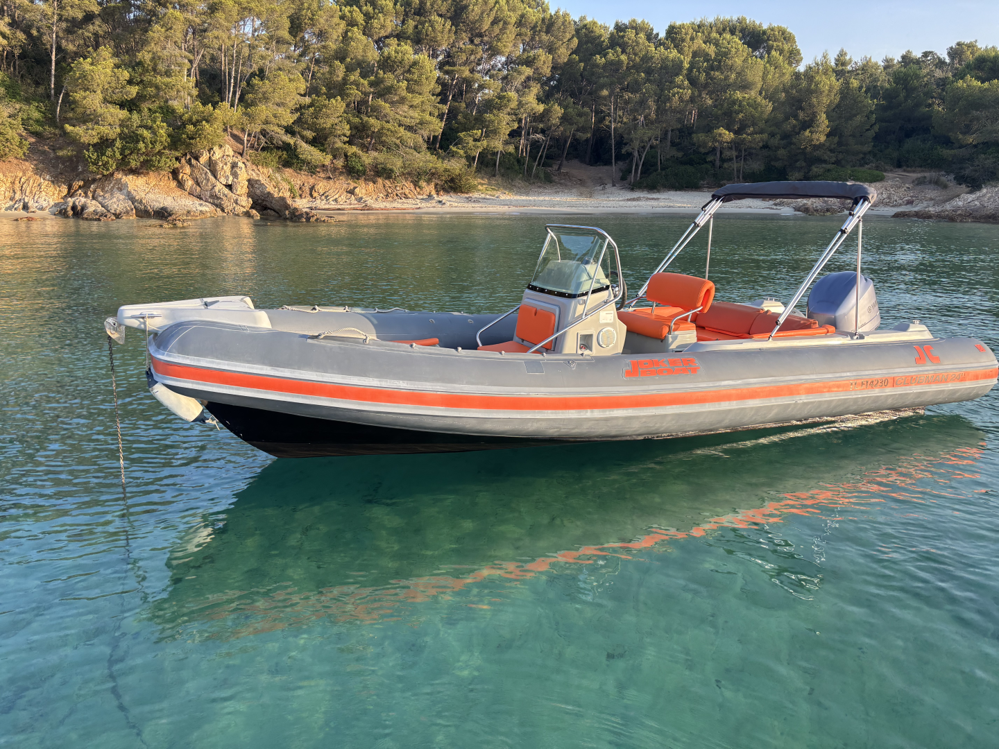 Hire a Ranieri Voyager 22 Hyères