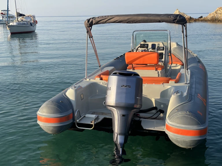 Yacht hire Hyères cheap Voyager 22