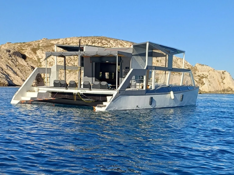 Yacht hire Marseille cheap Louisiane 37