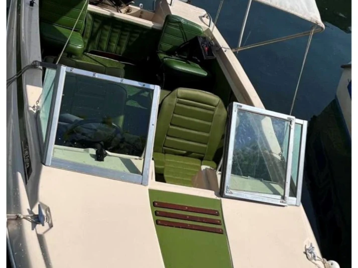 Hire a Glastron 162 Publier