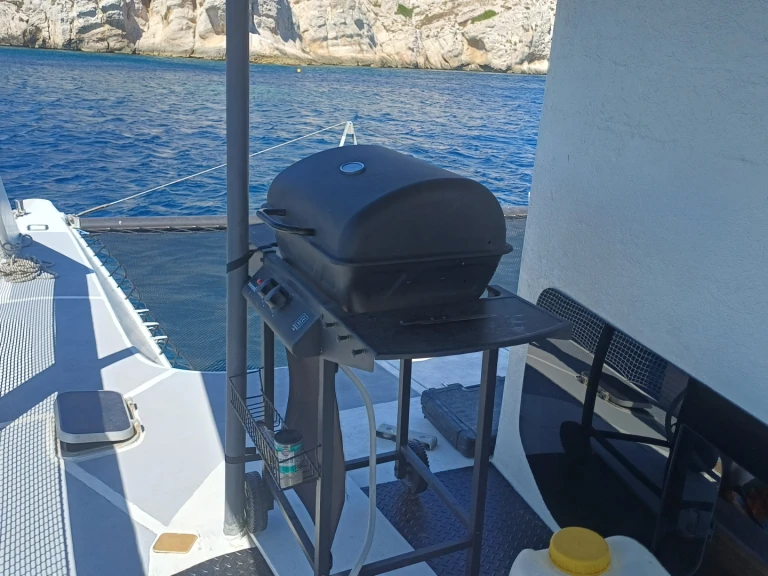 Yacht hire Marseille cheap Louisiane 37