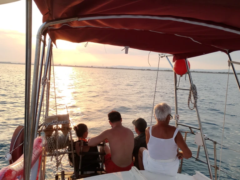 Hire Sailboat Kit Marine with a boat licence