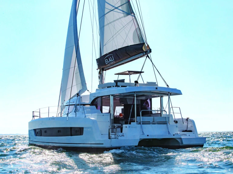 Yacht hire Saint-Mandrier-sur-Mer cheap Bali Catspace Voile