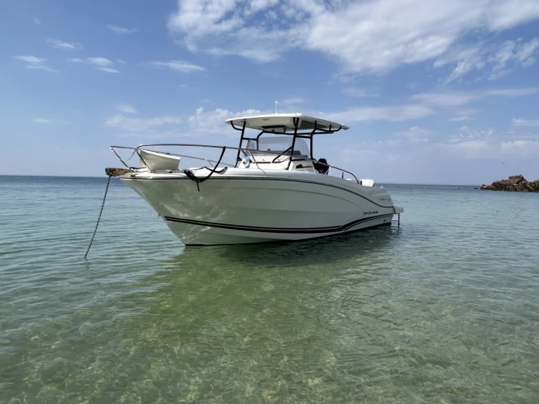 Motorboat hire in France - Jeanneau Cap Camarat 9.0 CC