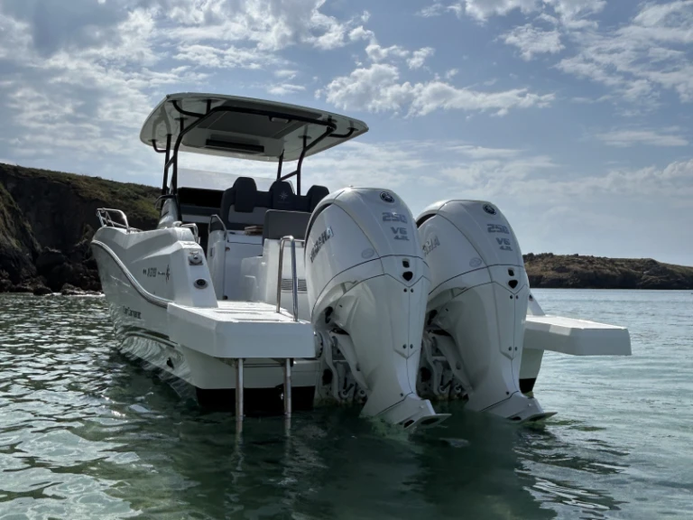 Yacht hire France cheap Cap Camarat 9.0 CC