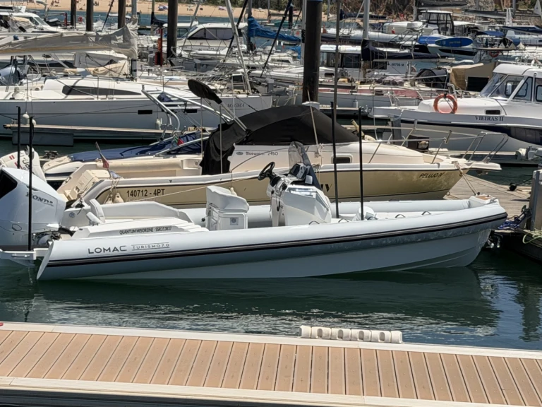 Yacht charter Marina de Portimão - Lomac Turismo 7.0 on SamBoat