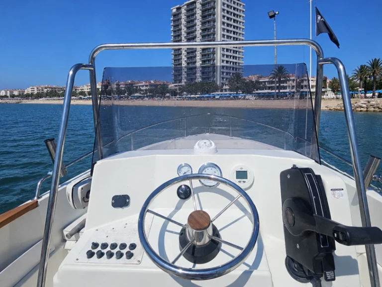 Yacht charter Porto San Giorgio - Conero CONERO CIAO 540 on SamBoat