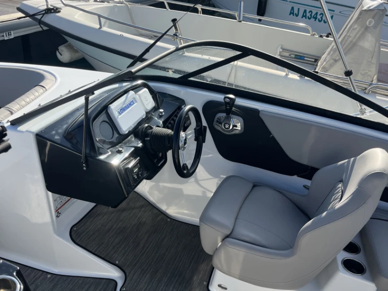 Motorboat hire in Ajaccio - Glastron GT 225