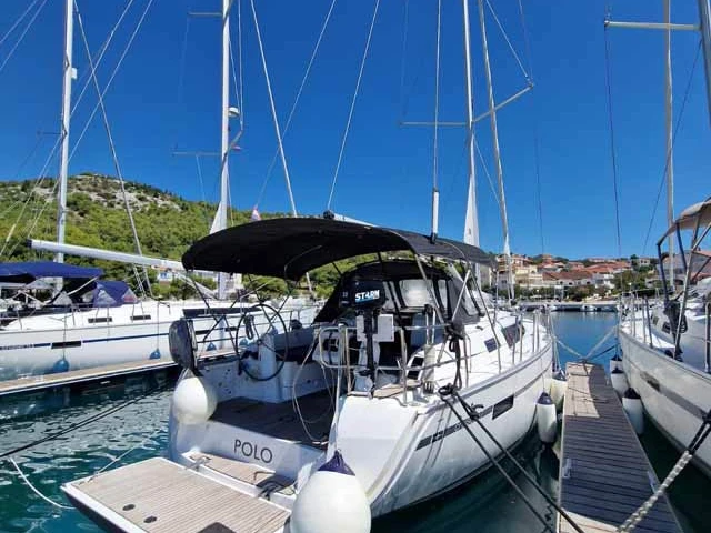 Sailboat to hire Pula at the best price