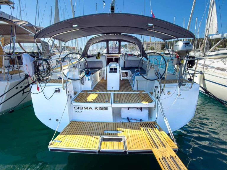 Sailboat hire in Pula - Jeanneau Sun Odyssey 440