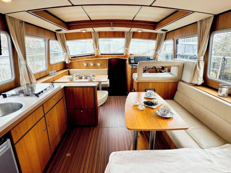 Hire Canal boat with or without skipper Linssen Rheinsberg