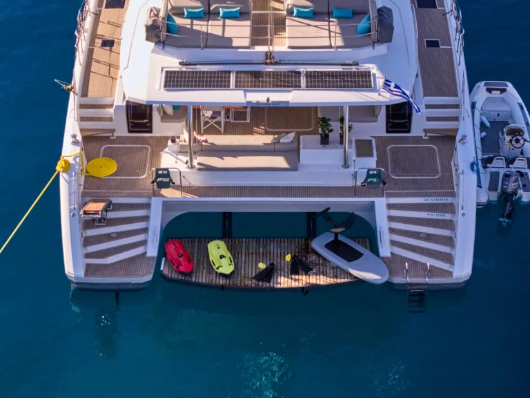 Luxury Yacht to hire Athens at the best price