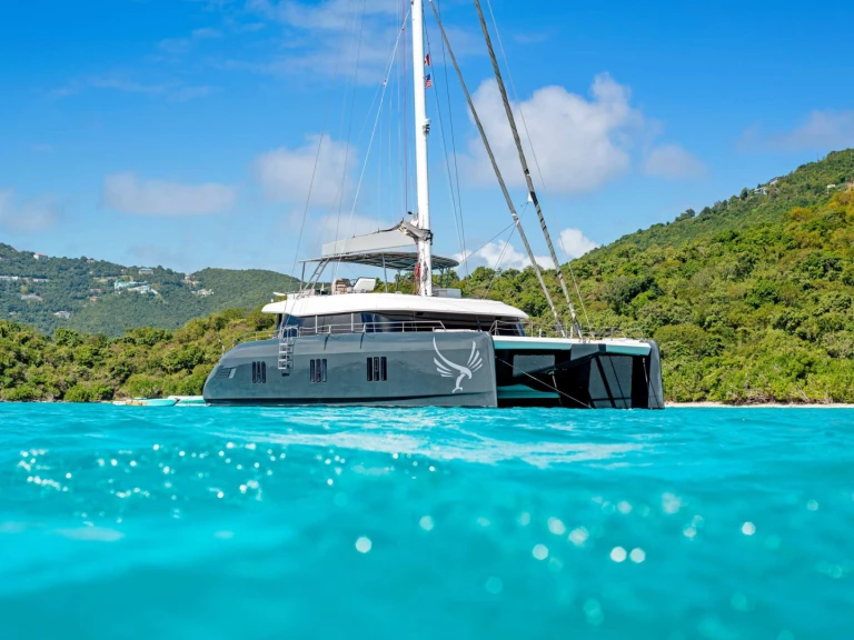 Yacht hire Road Town cheap GYRFALCON