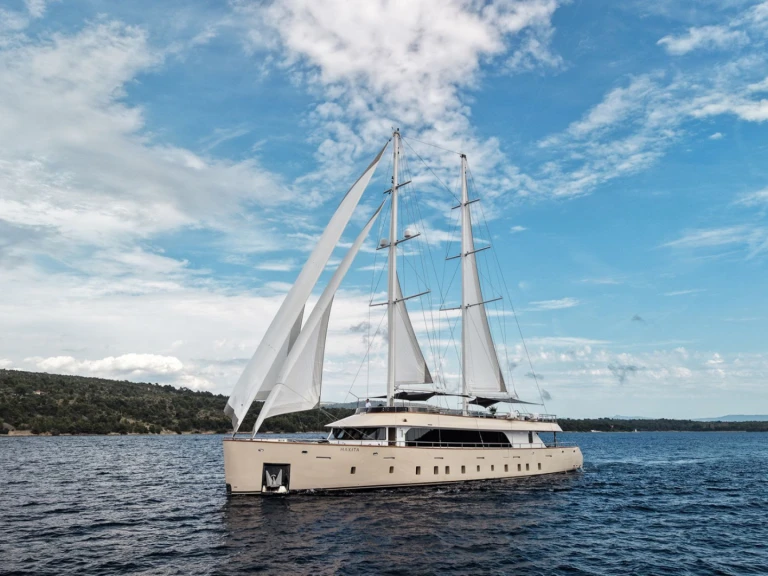 Luxury Yacht hire in Croatia - Custom Maxita