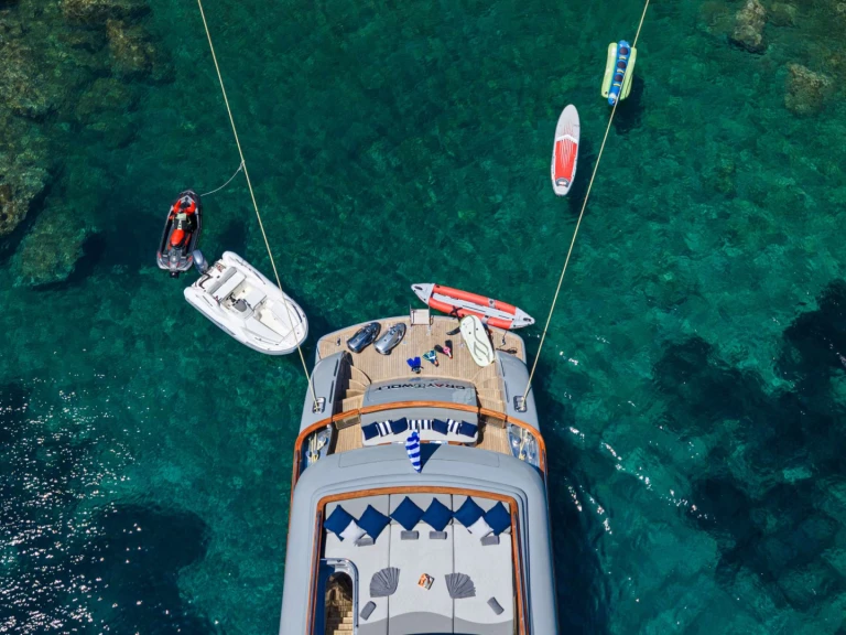 Hire Luxury Yacht Maiora with a boat licence
