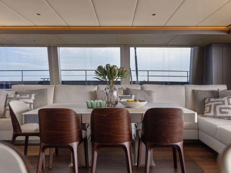 Luxury Yacht to hire La Seyne-sur-Mer at the best price