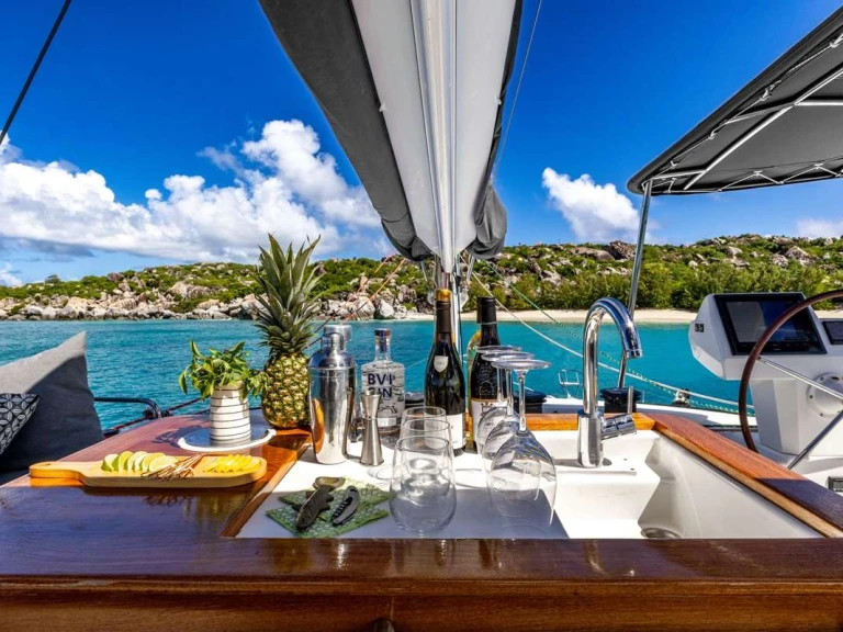 Luxury Yacht hire in Bahamas - Fountaine Pajot TRUE STORY