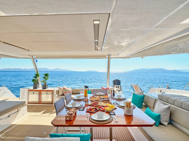 Yacht hire Athens cheap SUNMOON
