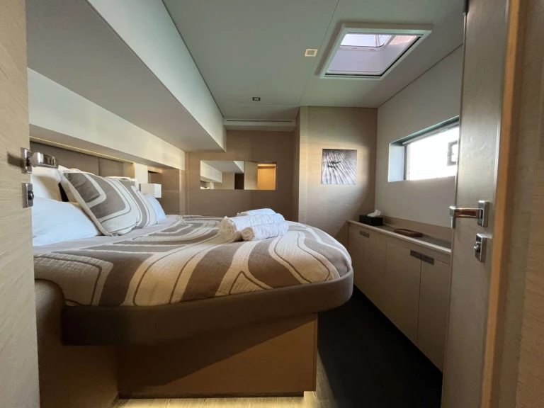 Luxury Yacht hire in Trogir - Fountaine Pajot Solomar 