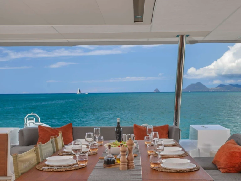 Hire Luxury Yacht Fountaine Pajot with a boat licence