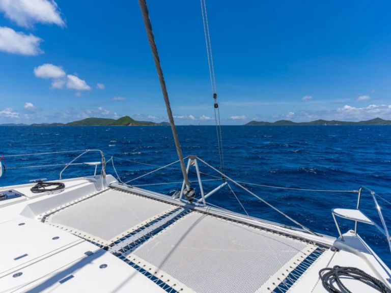 Hire Luxury Yacht Leopard with a boat licence