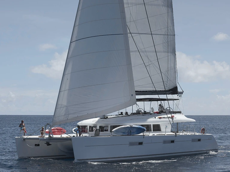 Hire a Lagoon Lagoon 620 Le Marin