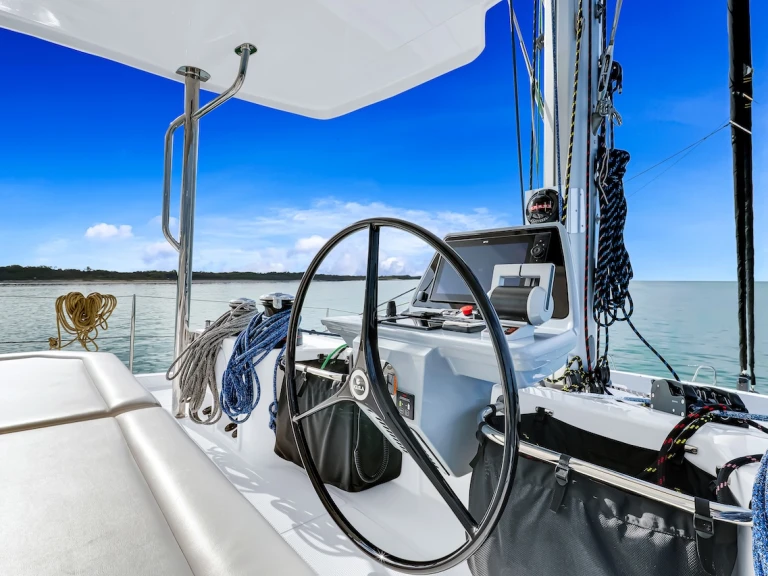 Hire a Aquila Aquila 50 Sail Capo d'Orlando