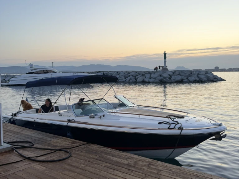 Hire Motorboat Chris Craft with a boat licence