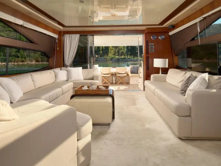 Charter a Princess Princess 72 in Podstrana on Samboat