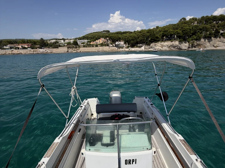 Charter a Jeanneau Cap Camarat 575 in La Ciotat on Samboat