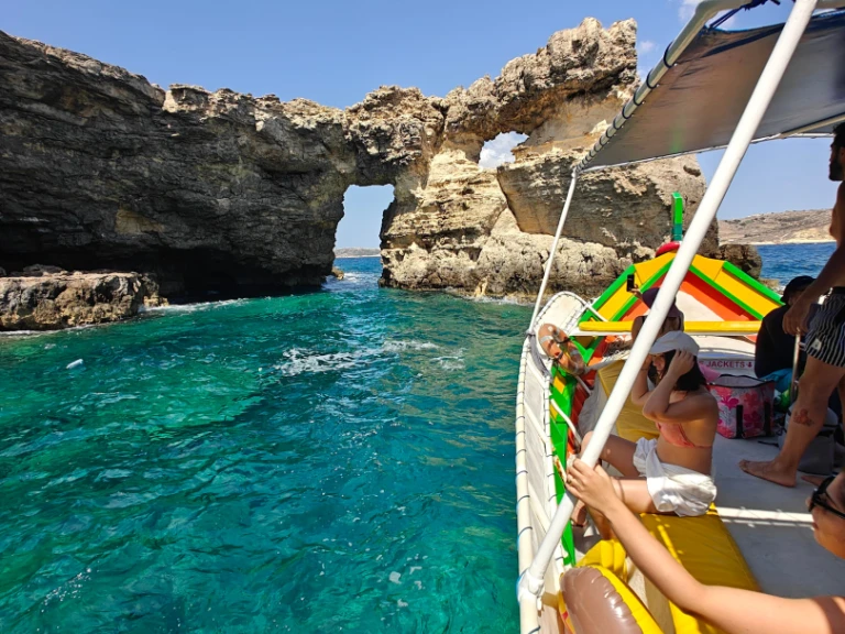 Motorboat to hire Saint Paul's Bay at the best price