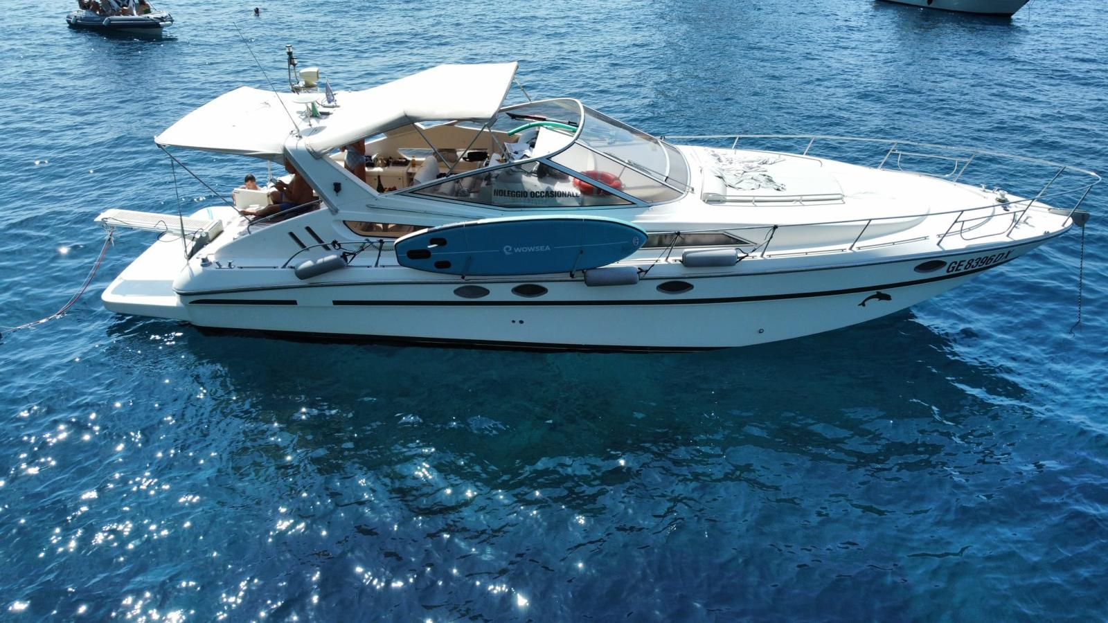 Hire Motorboat Rio Yachts with a boat licence