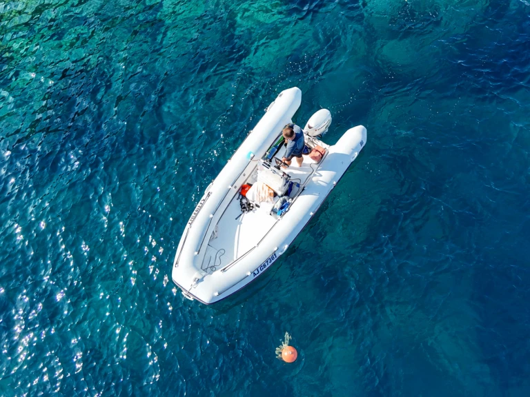 RIB hire in Le Brusc - sportis Mc4700