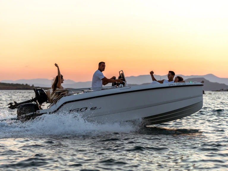 Hire Motorboat with or without skipper Compass Chania