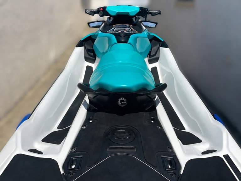 Charter a Sea-Doo GTX  in Le Grau-du-Roi on Samboat
