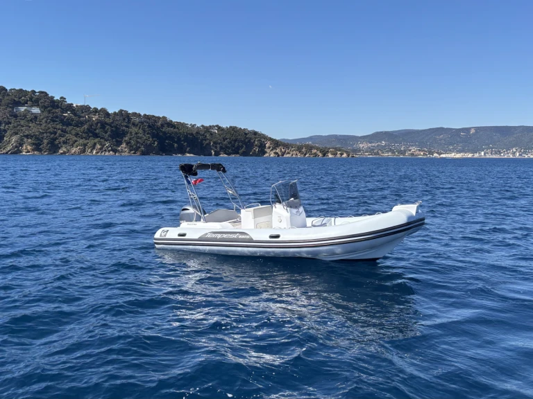 Yacht hire Le Lavandou cheap Tempest 630