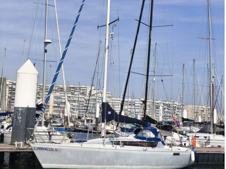 Kirie Feeling 920 GT charter bareboat or skippered in  Le Havre