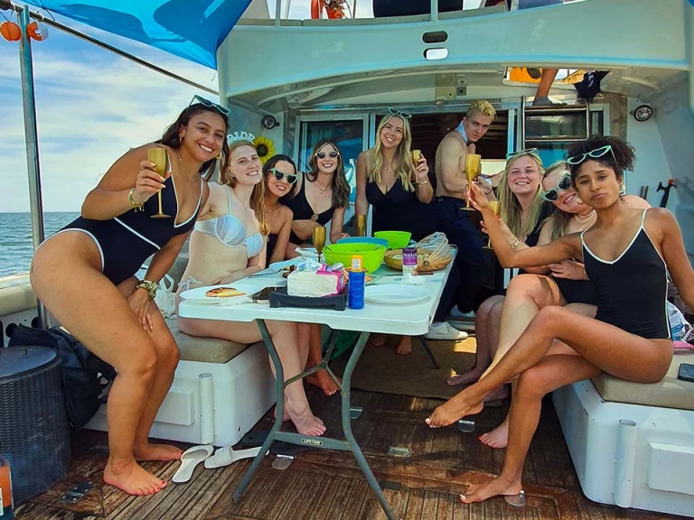 Hire a Dan's Boat 46ft Lisbon