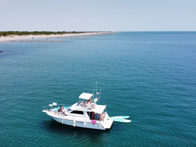 Hire Motorboat Rodman with a boat licence