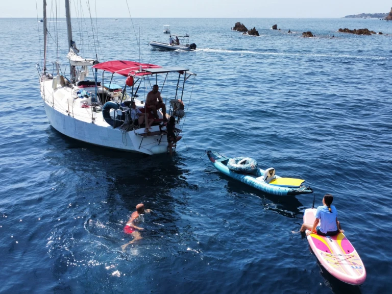 Hire Sailboat Kit Marine with a boat licence