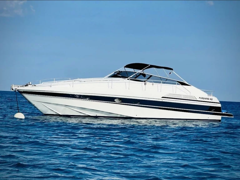 Hire Motorboat Pershing with a boat licence
