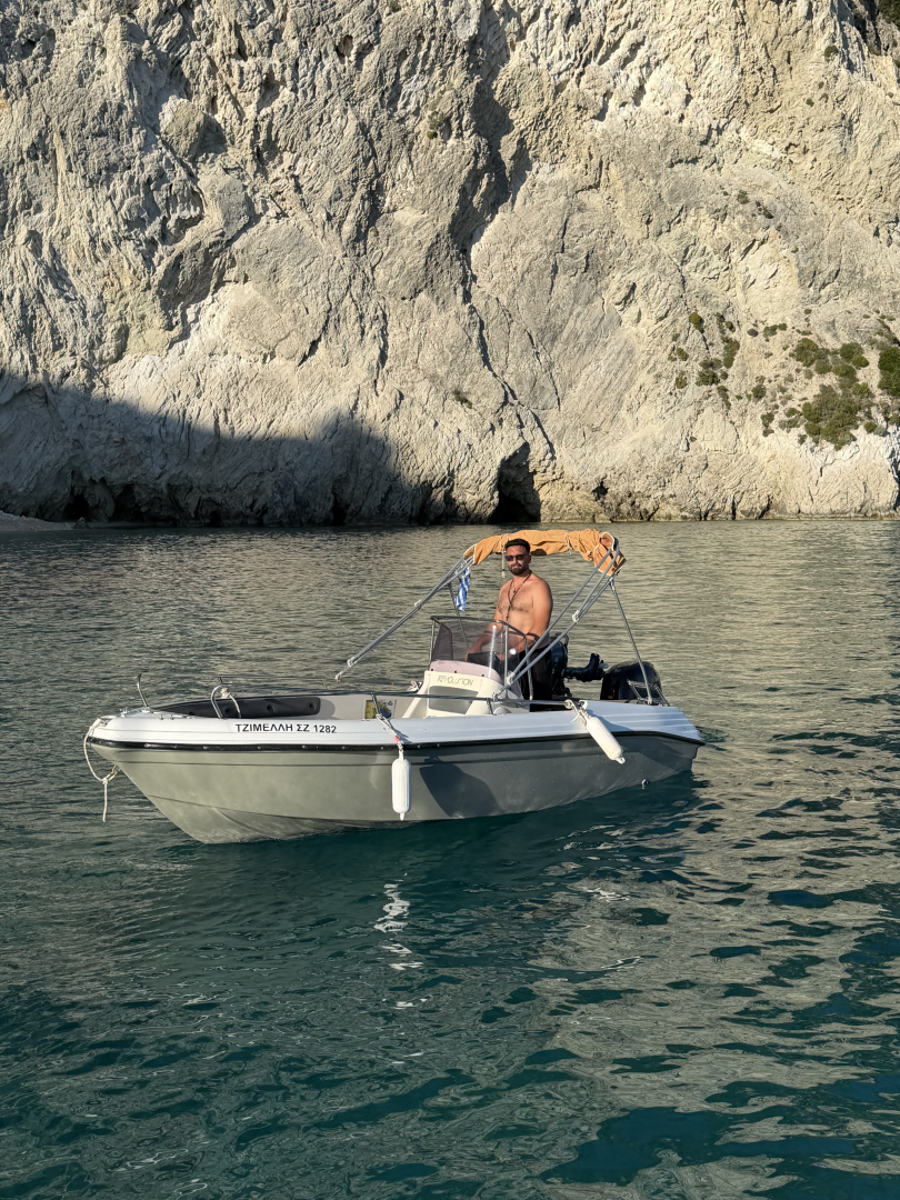 Yacht hire Laganas cheap Bluewater 480
