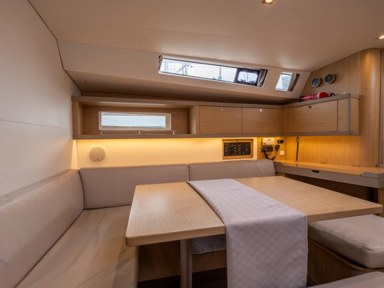 Hire Sailboat Bénéteau with a boat licence