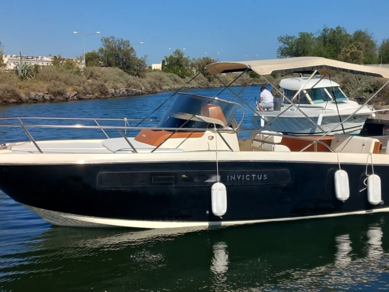 Motorboat to hire Saint-Raphaël at the best price