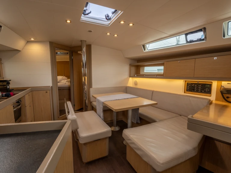 Sailboat to hire Capo d'Orlando at the best price