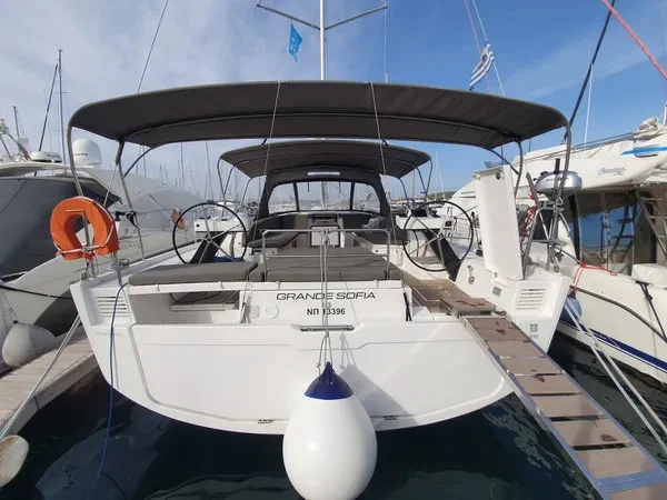 Yacht charter Paros (Island) - Dufour Dufour 530 on SamBoat