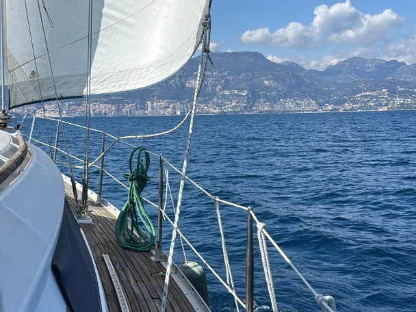 Charter a Jeanneau Sun Odyssey 40 DS in Monaco on Samboat