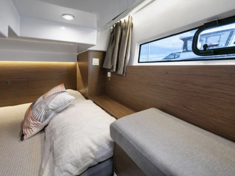 Motorboat to hire Asnières-sur-Seine at the best price
