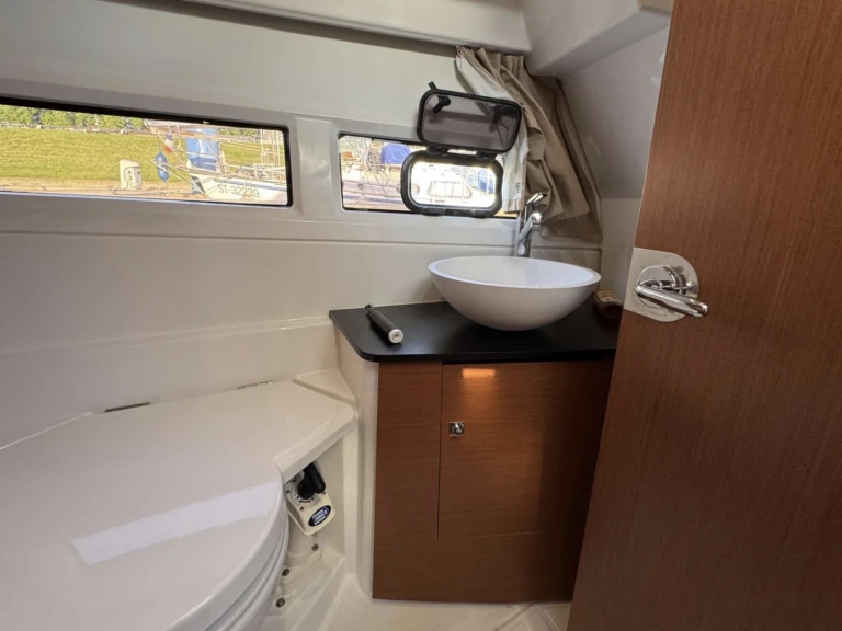 Jeanneau Merry Fisher 895 charter bareboat or skippered in  Asnières-sur-Seine